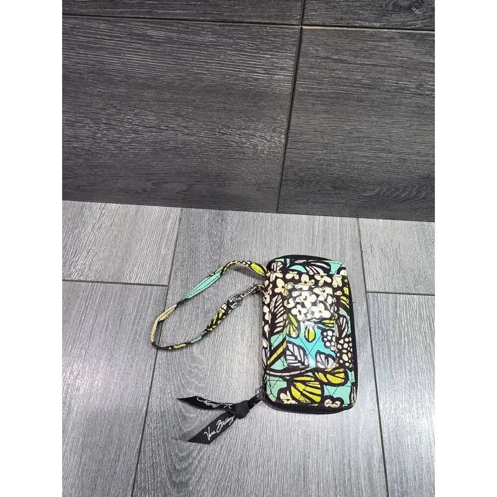 VERA BRADLEY Carry All in One Zip Wristlet Wallet Island Blooms Pattern B000780